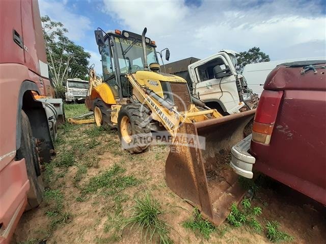 NEW HOLLAND RETROESCAVADEIRA MODELO B95U 4X4 2013/2013