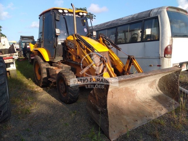 JCB RETROESCAVADEIRA E PA CARREGADEIRA FRONTAL 3CX 2022