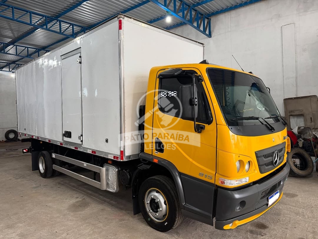 MB ACCELO 815 2021